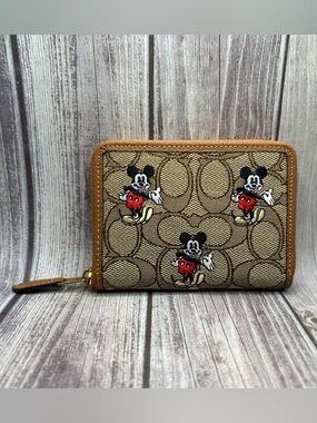 NEW COACH x DISNEY PARKS 50th Anniversary Embroidered Mickey Mouse Zip Wallet